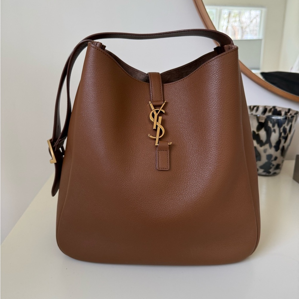 Yves Saint Laurent 5 a 7 Large Shoulder bag perfect condition